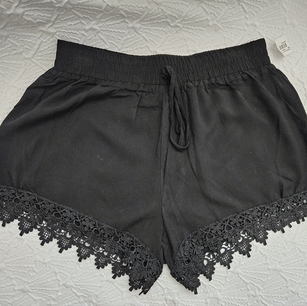 NWT Black Juniors Casual Comfort Lounge Shorts with Scalloped Crochet Lace Trim